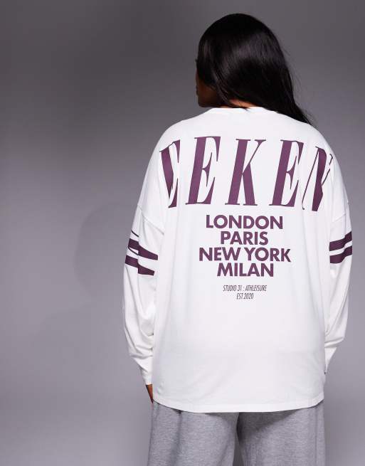 Camiseta color crema de manga larga con logo morado ciruela apilado en la espalda Icon de Weekend Collective Curve