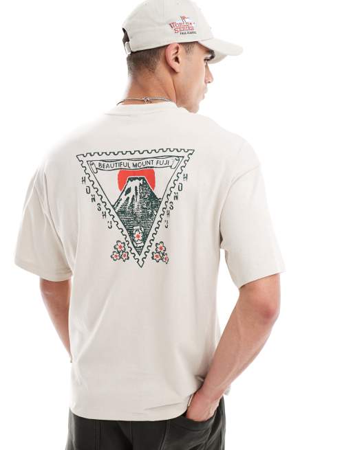 Camiseta color crema extragrande con estampado de monte Fuji en la espalda de Selected Homme