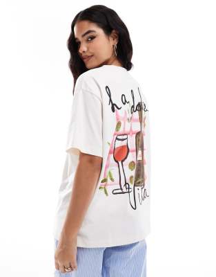 Camiseta color crema extragrande con estampado de vino en la espalda de ASOS DESIGN