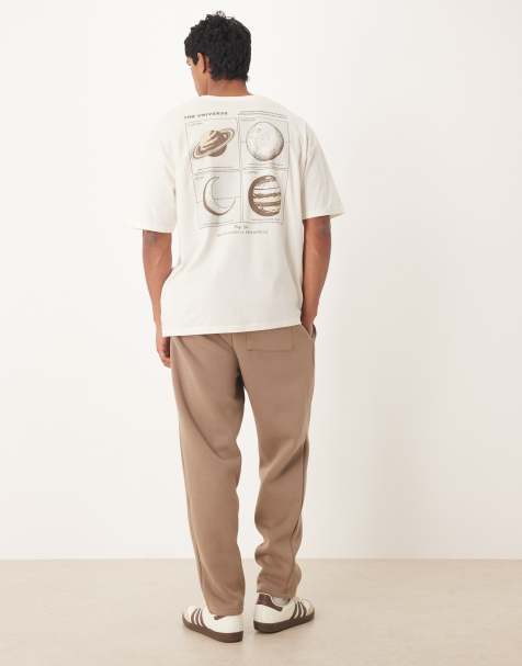 Camiseta color crema extragrande con estampado gráfico cósmico de ASOS DESIGN - view 1