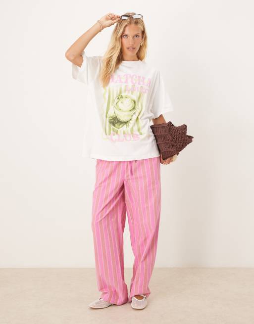 Camiseta color crema extragrande con estampado gráfico "Matcha Lovers" de ASOS DESIGN, 2 de 4