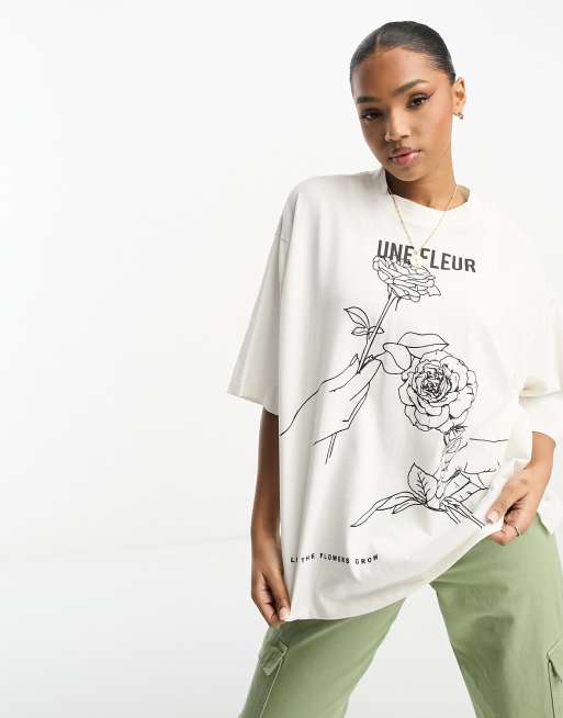 Camiseta color crema extragrande con estampado gráfico 