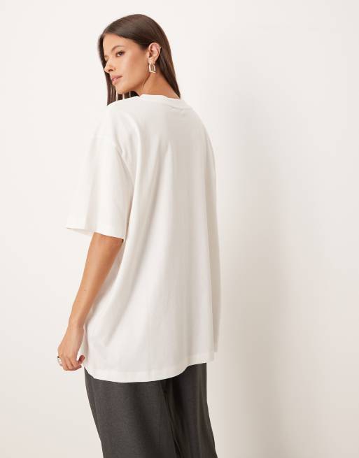 Camiseta color crema extragrande con gráfico "Stockholm" de ASOS DESIGN, 4 de 4