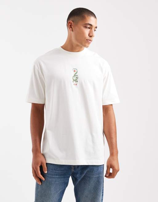 Camiseta color crema holgada con gráfico de dragón de ASOS DESIGN, 3 de 5