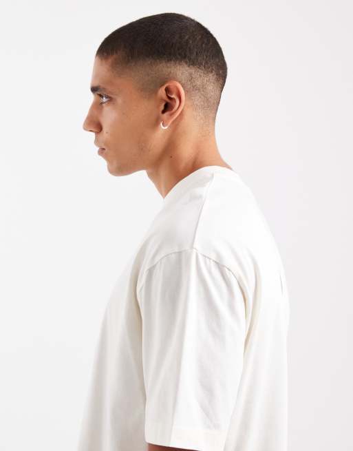 Camiseta color crema holgada con gráfico de dragón de ASOS DESIGN, 4 de 5