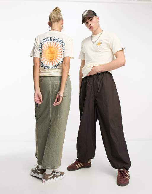 Camiseta color crema unisex con estampado en la espalda Endless Rays de Vans