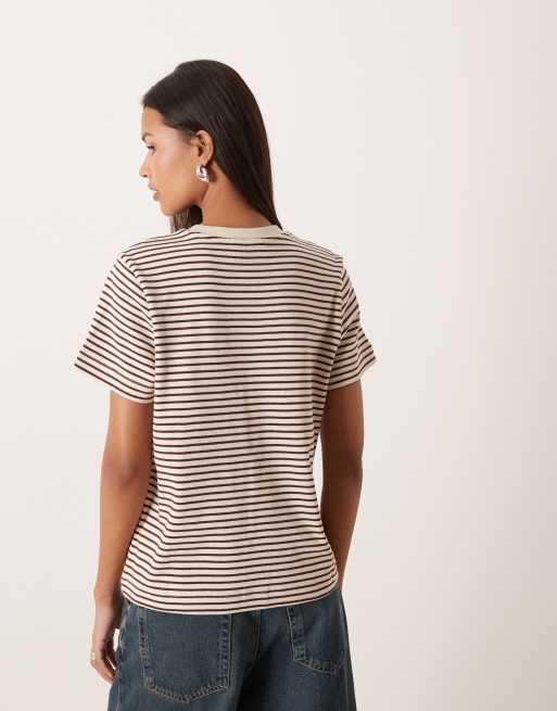 Camiseta color crema y marrón chocolate a rayas de AWARE, 3 de 4