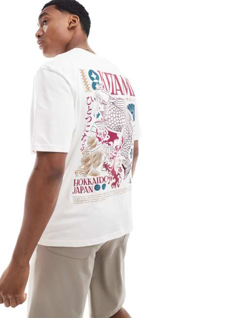Camiseta color crudo con estampado de carpa koi y texto japonés de River Island