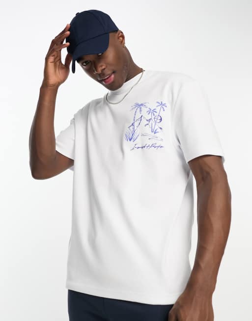 Camiseta color crudo con estampado de palmera en el pecho de River Island