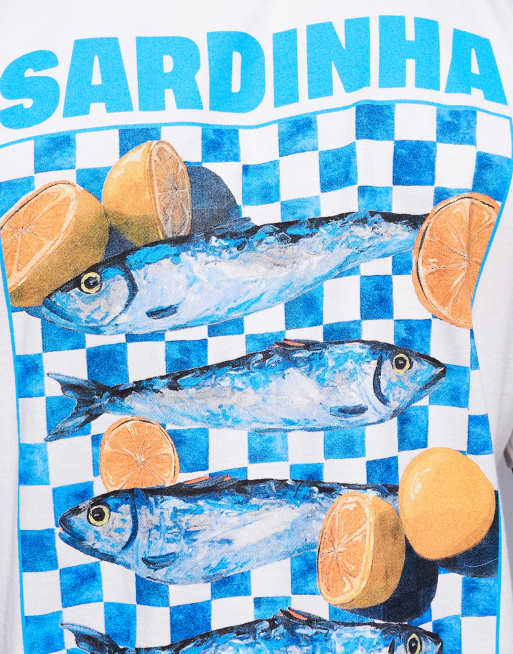Camiseta color crudo de corte estándar con estampado de sardina de River Island, 5 de 5