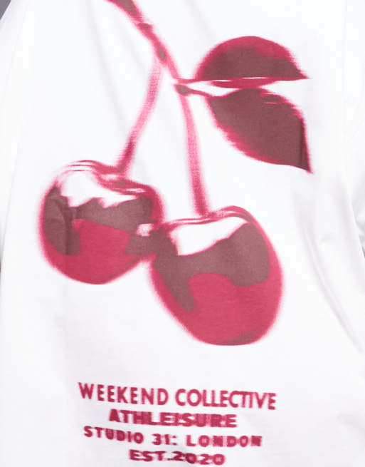 Camiseta color crudo extragrande con estampado gráfico de cereza de Weekend Collective, 2 de 4