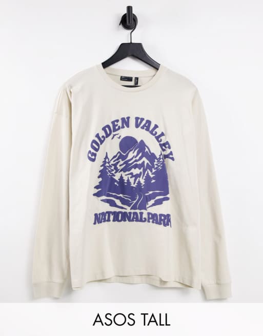 Camiseta color crudo extragrande de manga larga con estampado de paisaje en relieve de ASOS DESIGN Tall