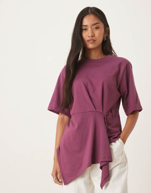 Camiseta color higo con cintura entallada y detalle colgante de ASOS DESIGN