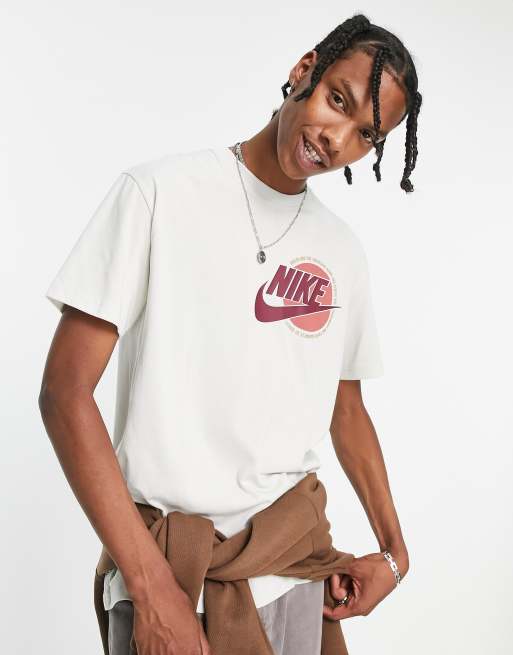 Camiseta color hueso claro Sports Utility de Nike