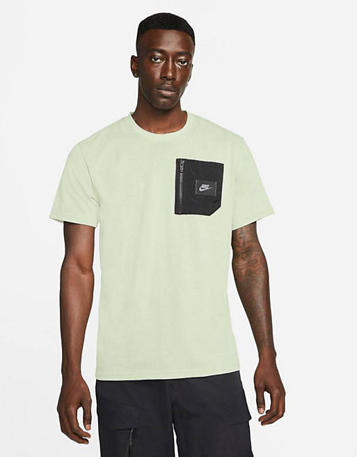 Hombre Tops | Camiseta color lima con detalle de bolsillo negro de Nike Sportswear - FJ70301