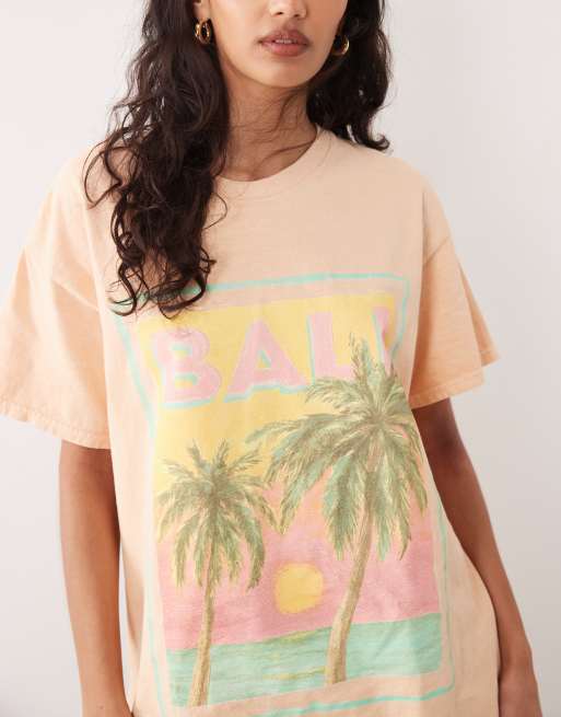 Camiseta color melocotón extragrande con estampado playero "Bali" de Miss Selfridge, 3 de 4