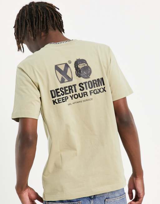 Camiseta color piedra con estampado en la espalda Desert Storm de Fingercroxx