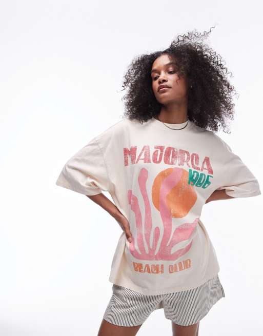 Camiseta color piedra extragrande con estampado gráfico artístico 