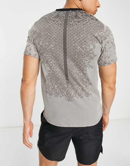Camiseta color piedra Run Division ADV Techknit de Nike, 2 de 4