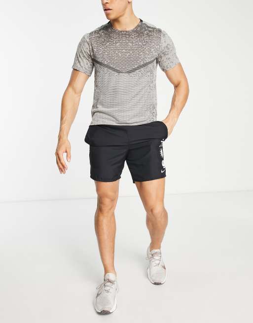 Camiseta color piedra Run Division ADV Techknit de Nike, 3 de 4