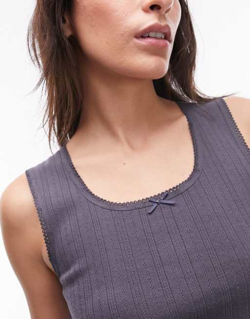Camiseta color pizarra sin mangas con cuello ancho y ribete de encaje de punto pointelle de Topshop ASOS
