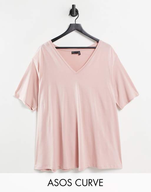 Camiseta color rubor con cuello de pico y vuelo de ASOS DESIGN Curve