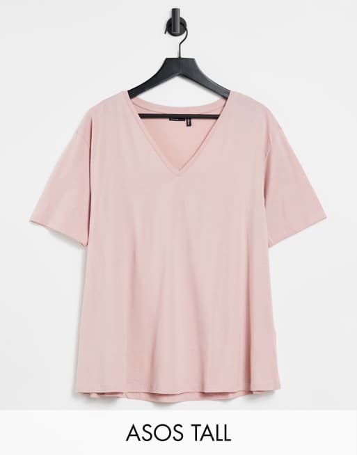 Camiseta color rubor con cuello de pico y vuelo de ASOS DESIGN Tall