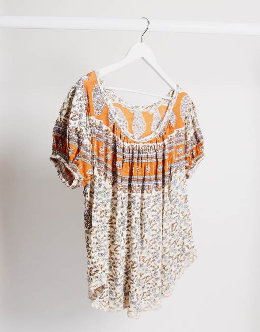 Camiseta con estampado de cachemir en color marfil de Free People