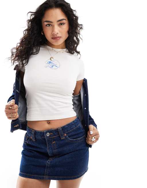 Camiseta con estampado gráfico de querubín y diseño encogido de Cotton On