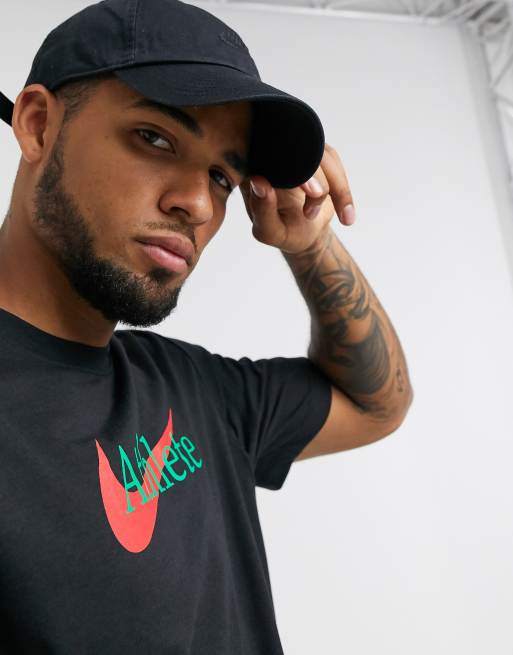 Camiseta con logo deportivo en negro de Nike Training