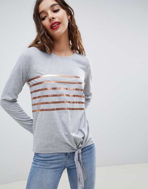 Camiseta con mangas 3/4 con diseño de árbol de Navidad y parte delantera anudada de Nocozo