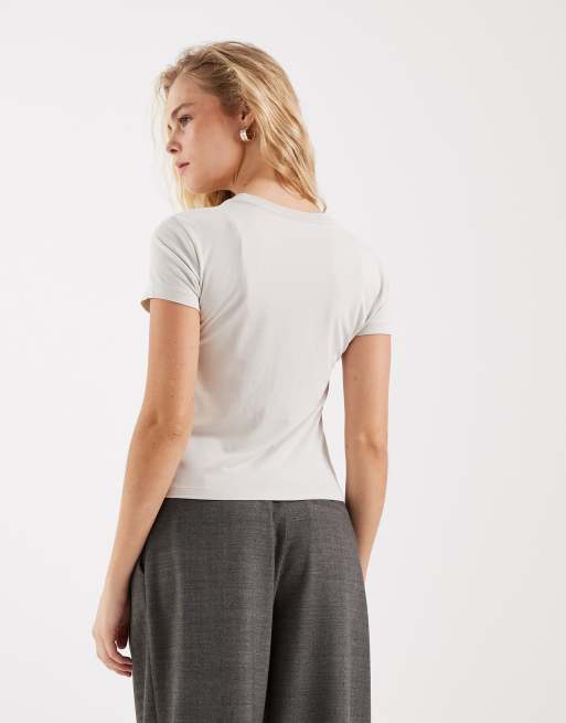 Camiseta corta beis con estampado gráfico Chill de Nike, 4 de 4