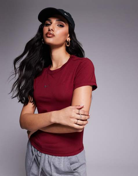 Camiseta corta burdeos con diseño encogido Chill Gym Life Swoosh de Nike - view 1