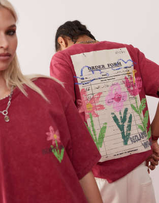Camiseta corta burdeos unisex de corte cuadrado con estampado de flores de Reclaimed Vintage