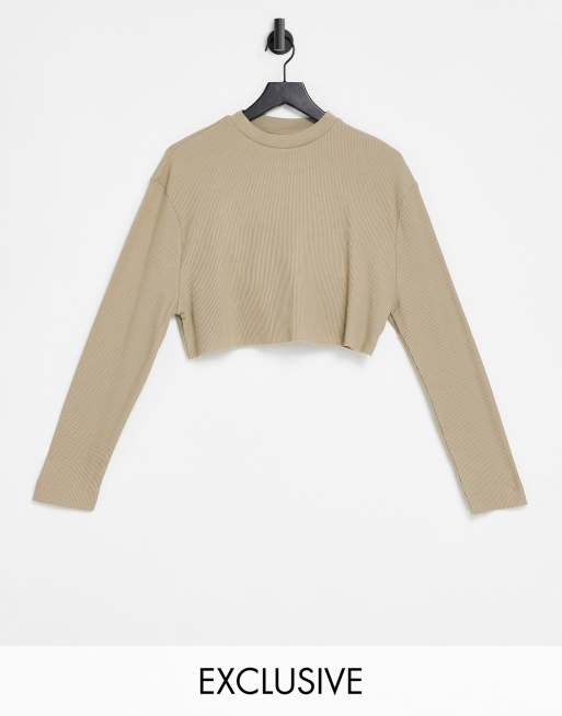 Camiseta corta color almendra de manga larga con borde sin rematar de punto grano de arroz de COLLUSION
