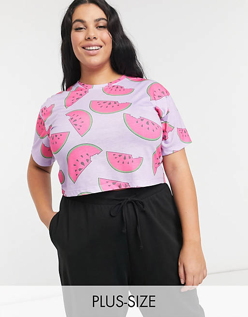 Camiseta corta de moda de noche con estampado de sandías en color lila de Outrageous Fortune Plus