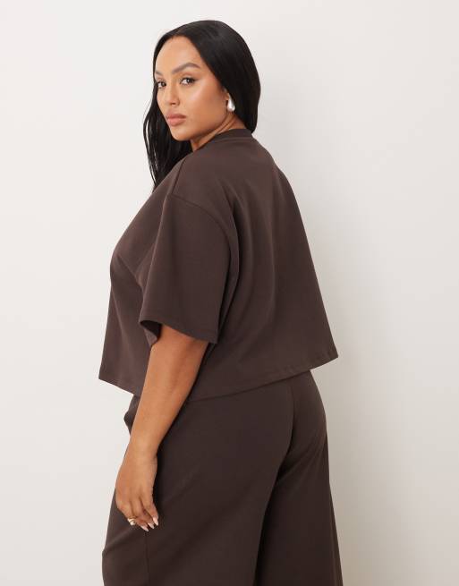 Camiseta corta marrón chocolate de corte cuadrado de punto interlock de ASOS DESIGN Curve (parte de un conjunto), 4 de 4