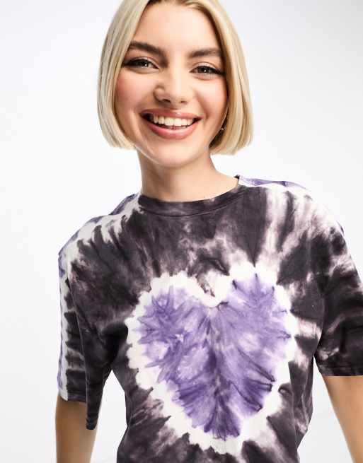 Camiseta corta morada con efecto tie dye en forma de coraz n de Bolongaro Trevor