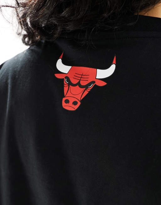 Camiseta corta negra con estampado de los Chicago Bulls de New Era, 2 de 4