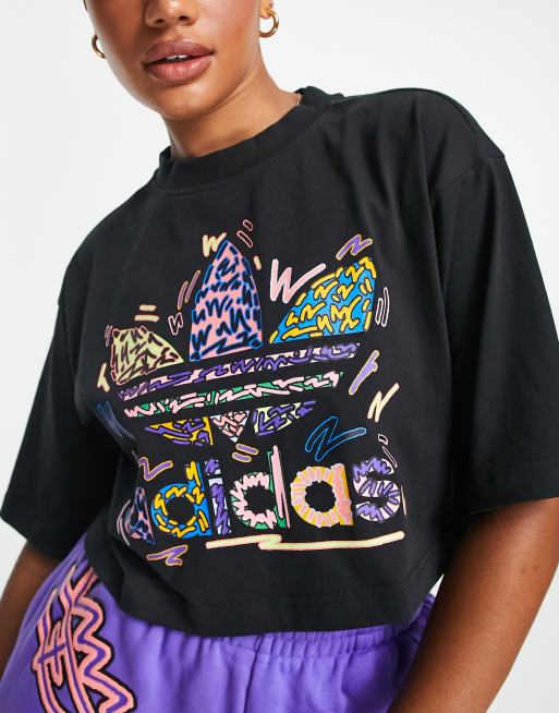 Camiseta corta negra con estampado Love Unites Pride de adidas