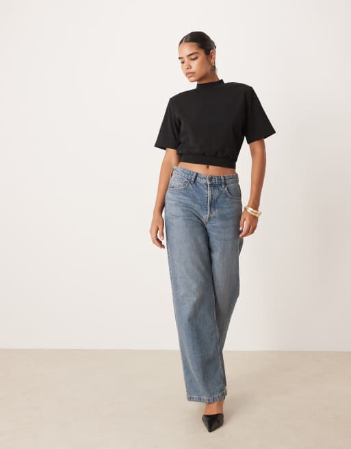 Camiseta corta negra con hombreras y cuello subido de ASOS DESIGN , 3 de 4