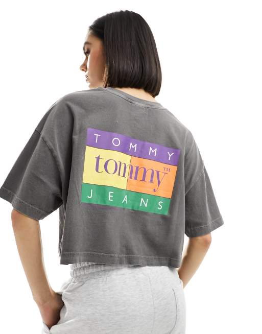 Camiseta corta negra extragrande con bandera veraniega de Tommy Jeans
