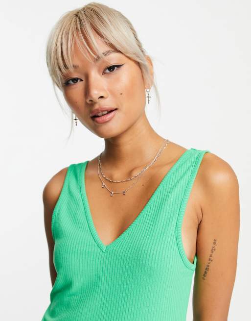 Camiseta corta verde manzana sin mangas con cuello y espalda de pico de ASOS DESIGN