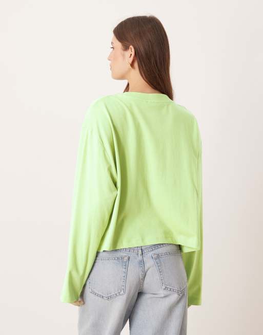 Camiseta corta verde oliva de corte cuadrado y manga larga de ASOS DESIGN, 2 de 4