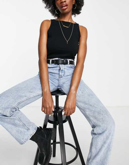 Camiseta de copas grandes negra sin mangas con cuello alto de ASOS DESIGN, 2 de 4