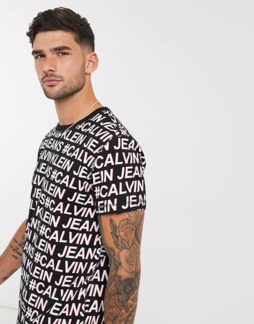 Camiseta de corte estándar con diseño de # y logo de Calvin Klein Jeans
