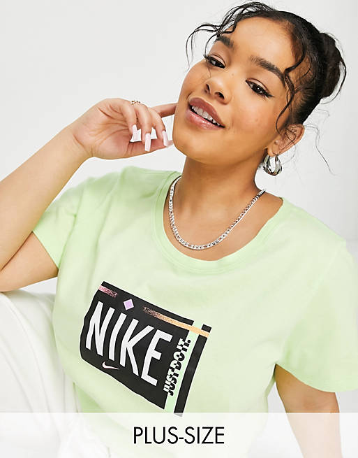 Camiseta de verde con acabado de Nike Plus ASOS