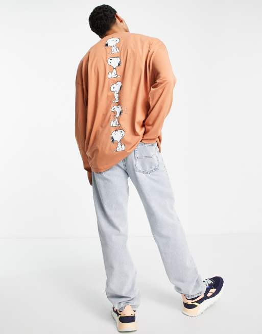 Camiseta de manga larga extragrande marrón con estampado de Snoopy de ASOS DESIGN, 4 de 4