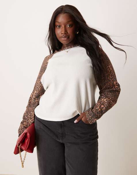 Camiseta de manga larga raglán con estampado de leopardo de punto gofrado de ASOS DESIGN Curve - view 1