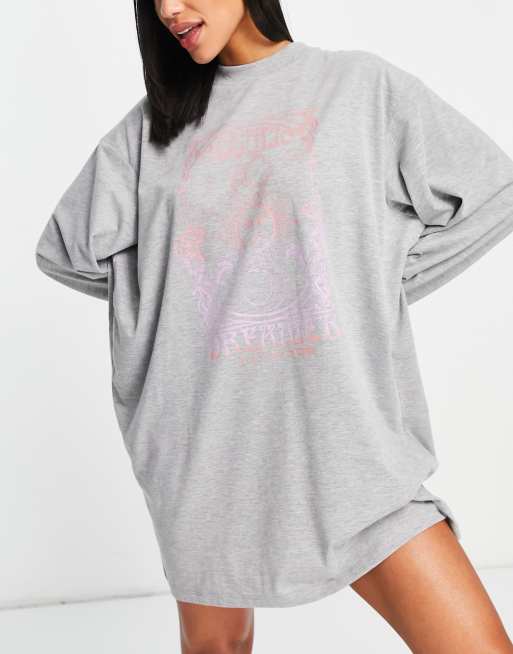 Camiseta de pijama multicolor extragrande con estampado gráfico cósmico de Topshop